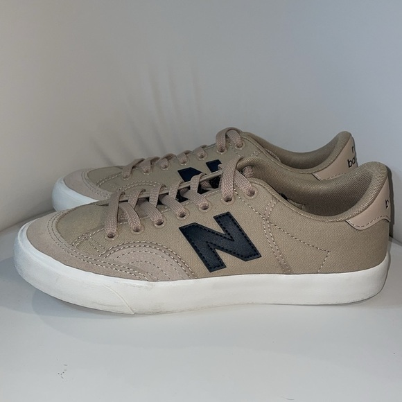 New Balance 212 ProCourt Size 7.5. - Picture 2 of 13